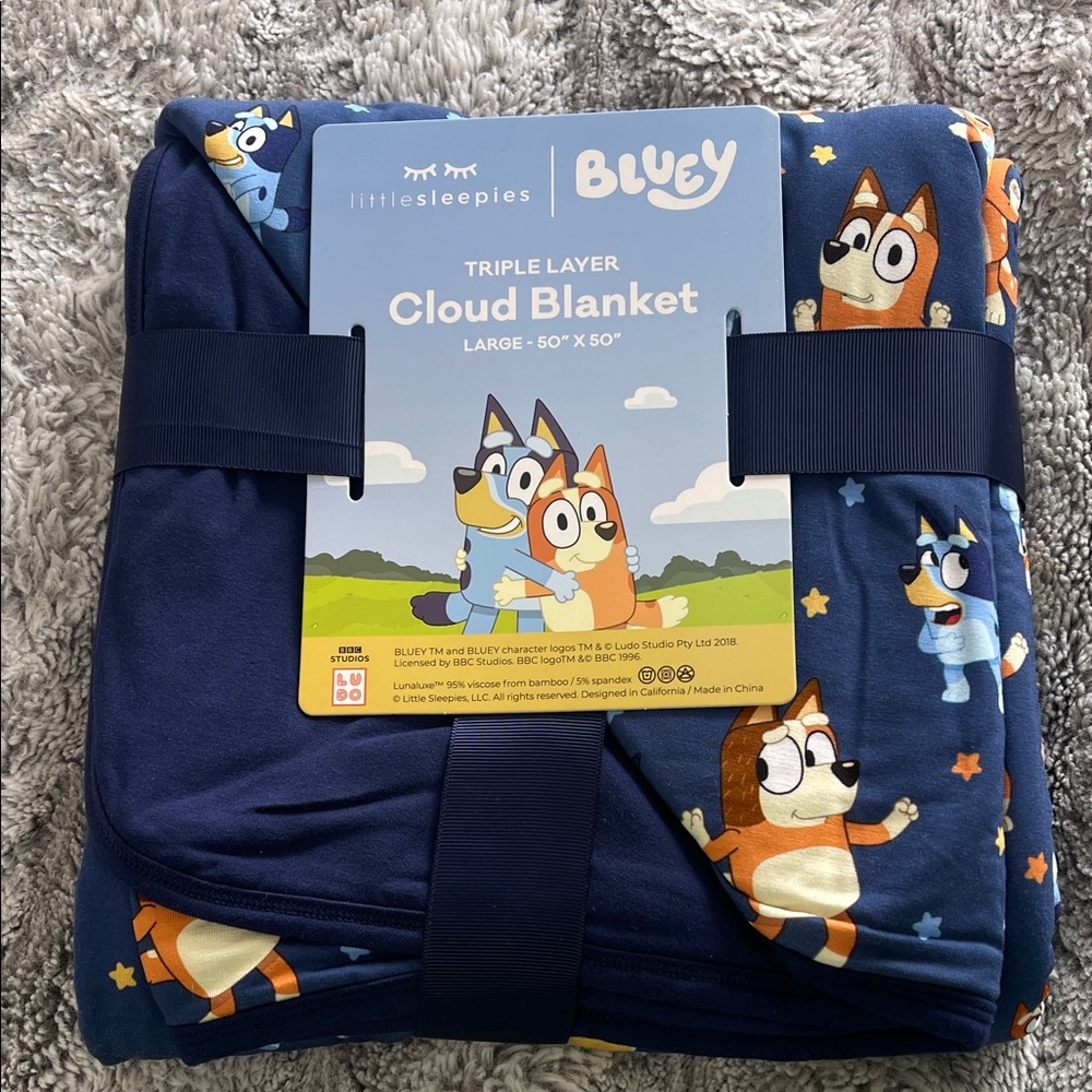 BLUEY LITTLE SLEEPIES CLOUD BLANKET NWT